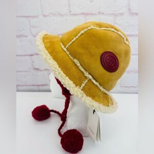 Gucci Shearling Camel Pom Pom Knit Bucket Winter Hat NWT